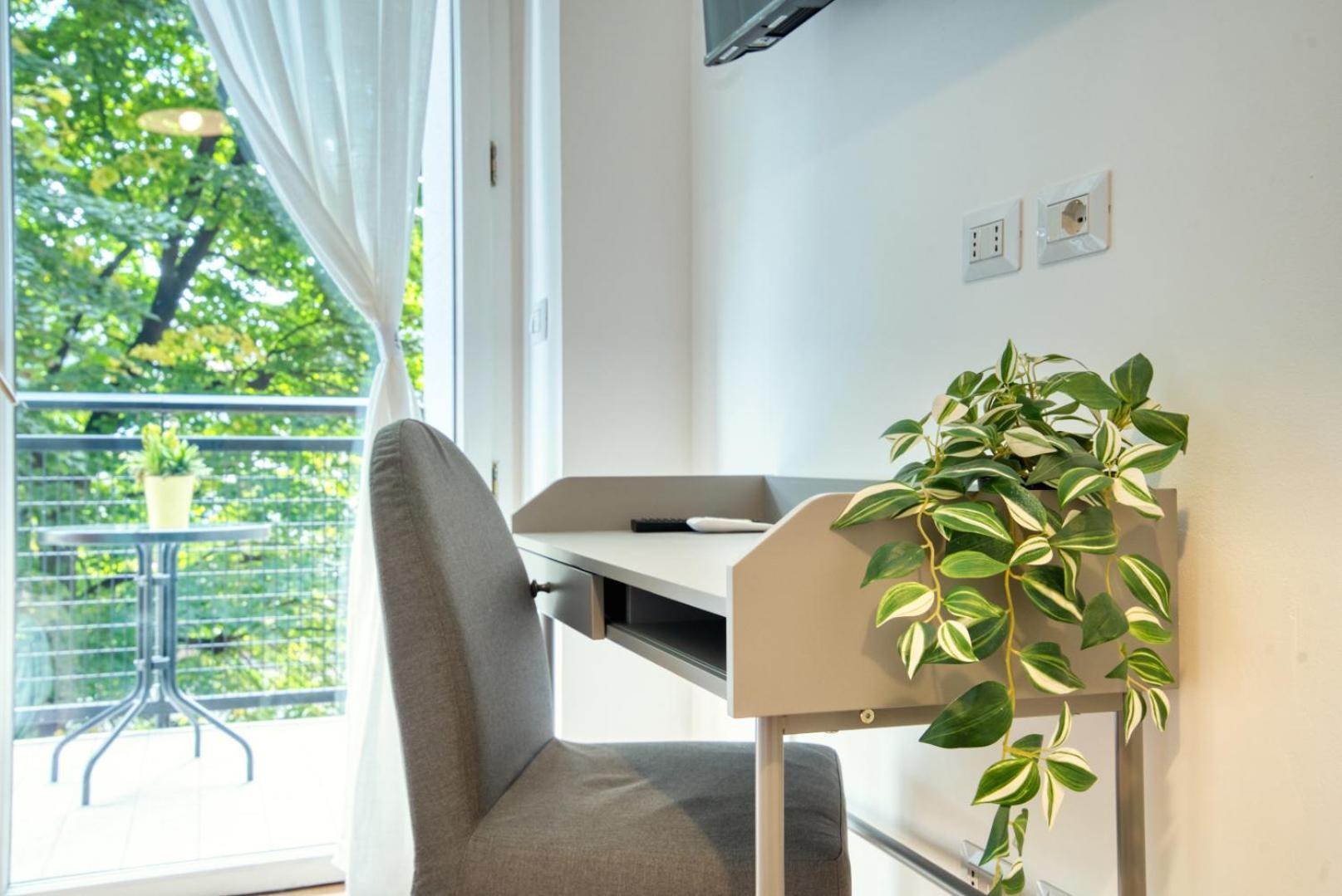 Gasthuis Italianflat - Elegant With Balcony In Navigli